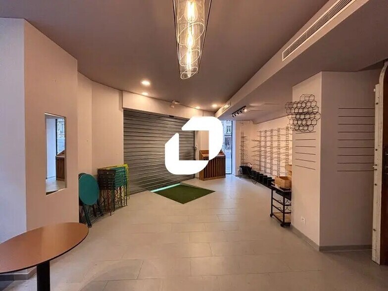 Local commercial dans Paris à louer - Photo intérieure – Image 2 sur 3