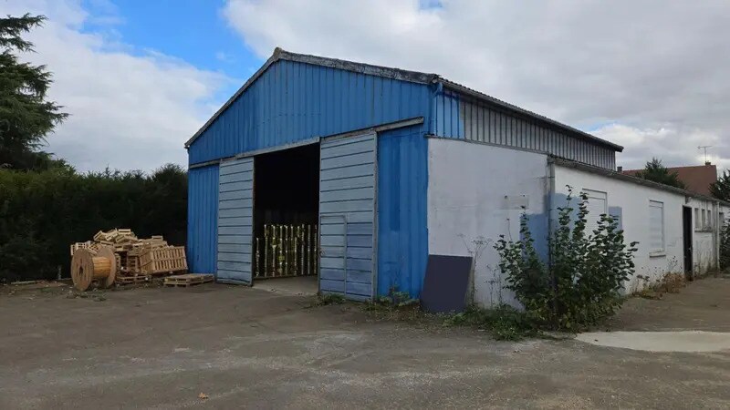 Local d’activités dans Dreux à louer - Photo de l’immeuble – Image 2 sur 14