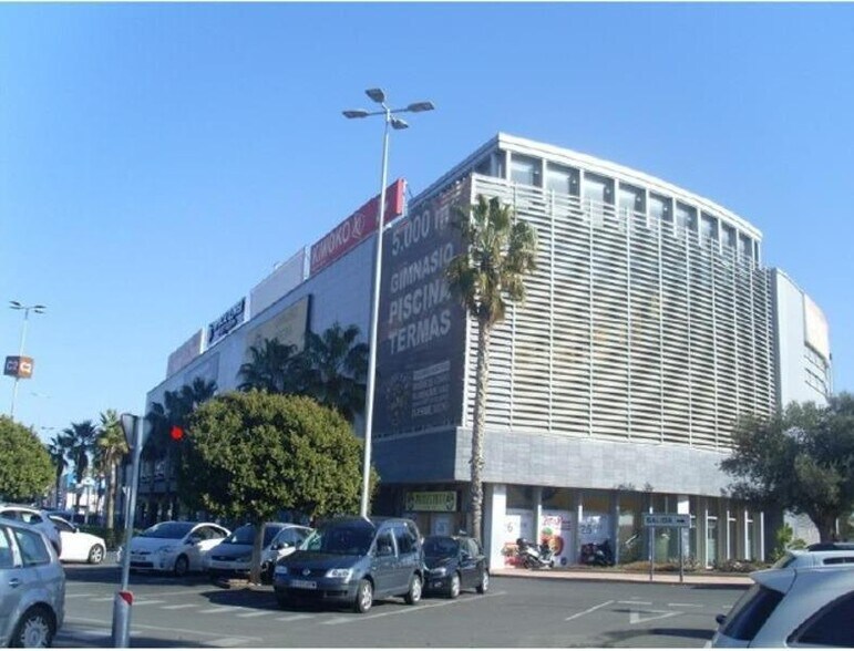 Local commercial dans Aldaia, Valencia à vendre - Photo de l’immeuble – Image 2 sur 29