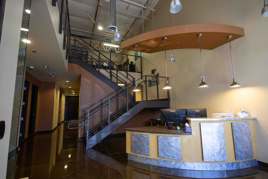 2222 W Parkside Ln, Phoenix, AZ à vendre - Photo de l’immeuble – Image 1 sur 19
