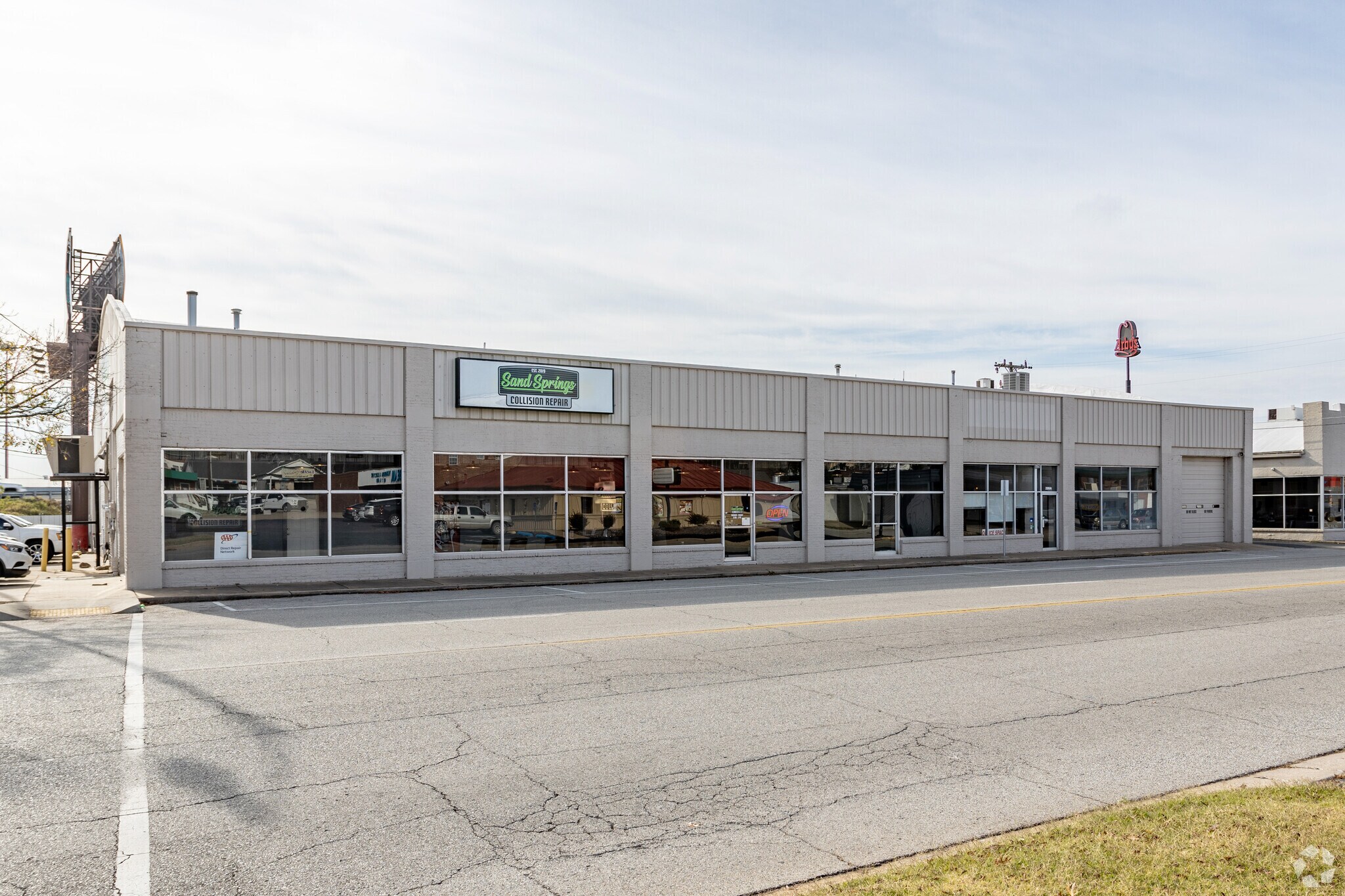 220 E 2nd St, Sand Springs, OK à louer Photo principale– Image 1 sur 8