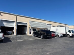 1200-1340 Stirling Rd, Dania Beach, FL à louer Photo de l’immeuble– Image 1 sur 5