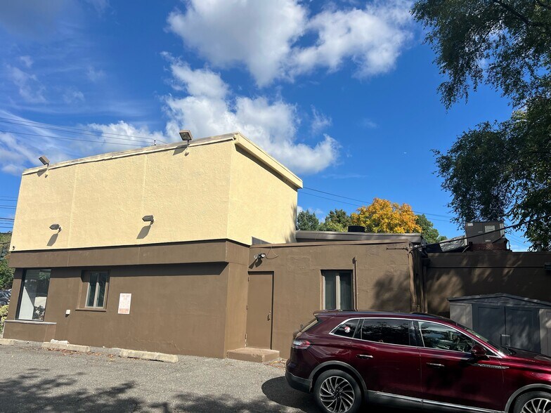 193 Tarrytown Rd, White Plains, NY à vendre - Photo de l’immeuble – Image 2 sur 7