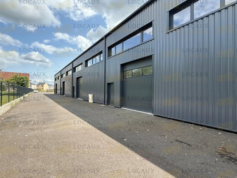 76 Rue Des Hayettes, Bernes-sur-Oise à louer - Photo de l’immeuble – Image 1 sur 6