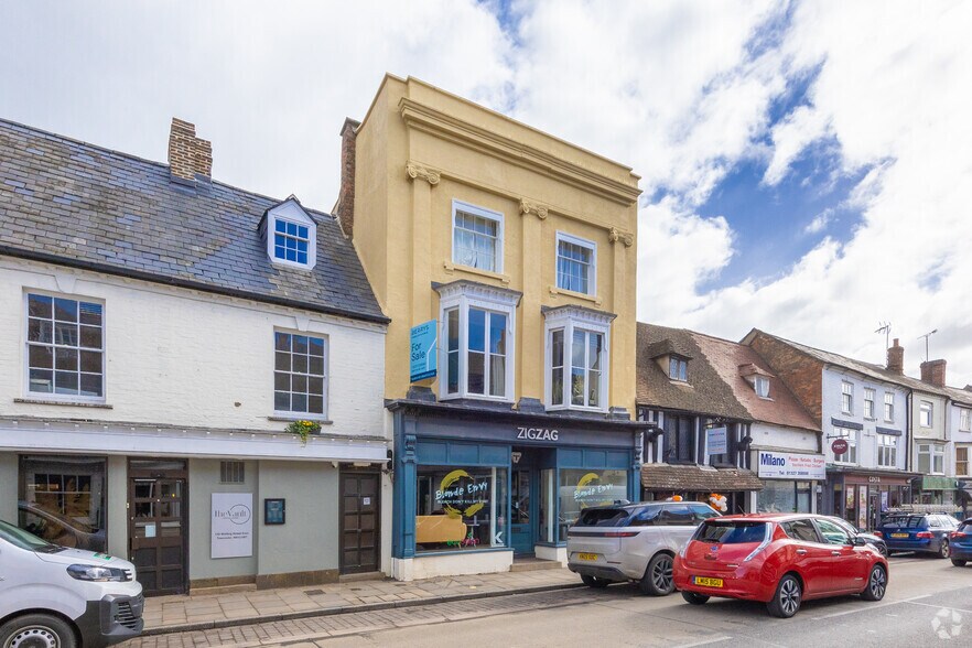 126 Watling St E, Towcester à vendre - Photo de l’immeuble – Image 2 sur 2