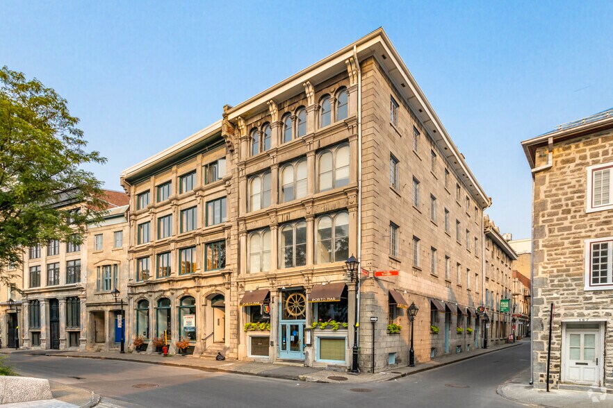 356-360 Rue Saint-François-Xavier, Montréal, QC à louer - Photo de l’immeuble – Image 2 sur 6