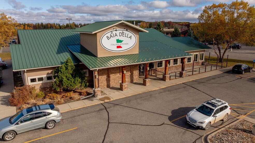 15115 Edgewood Dr, Brainerd, MN à vendre - Photo principale – Image 1 sur 30