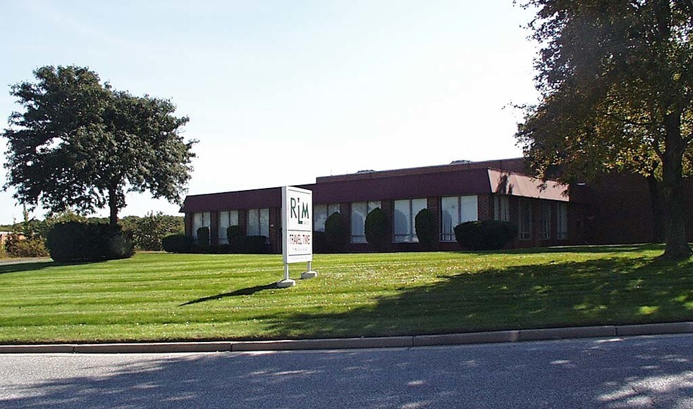 18 Kennedy Blvd, East Brunswick, NJ à louer - Photo de l’immeuble – Image 2 sur 3