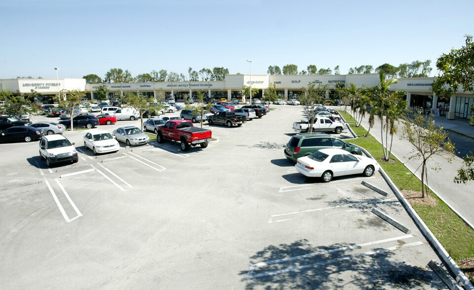7120-7184 N University Dr, Tamarac, FL à louer - Photo de l’immeuble – Image 2 sur 10