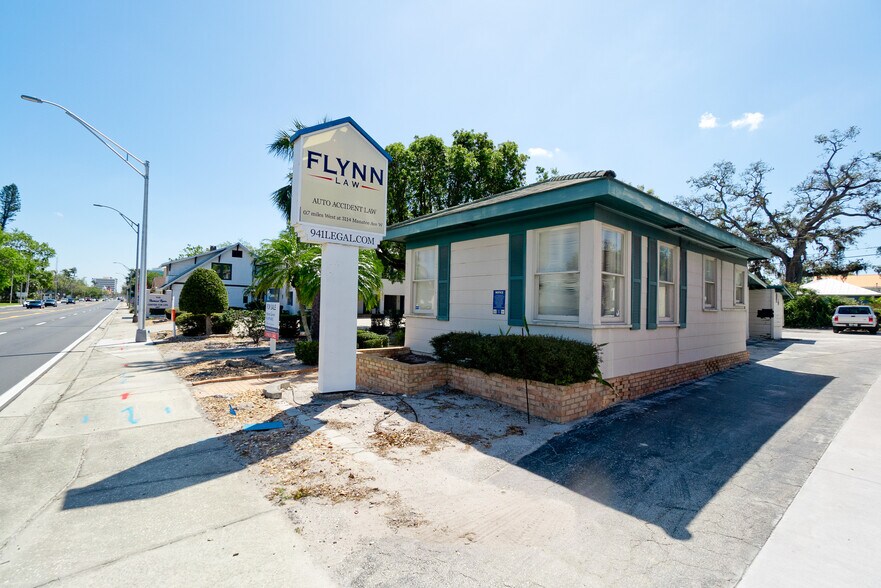 2101 Manatee Ave, Bradenton, FL à vendre - Photo de l’immeuble – Image 2 sur 5