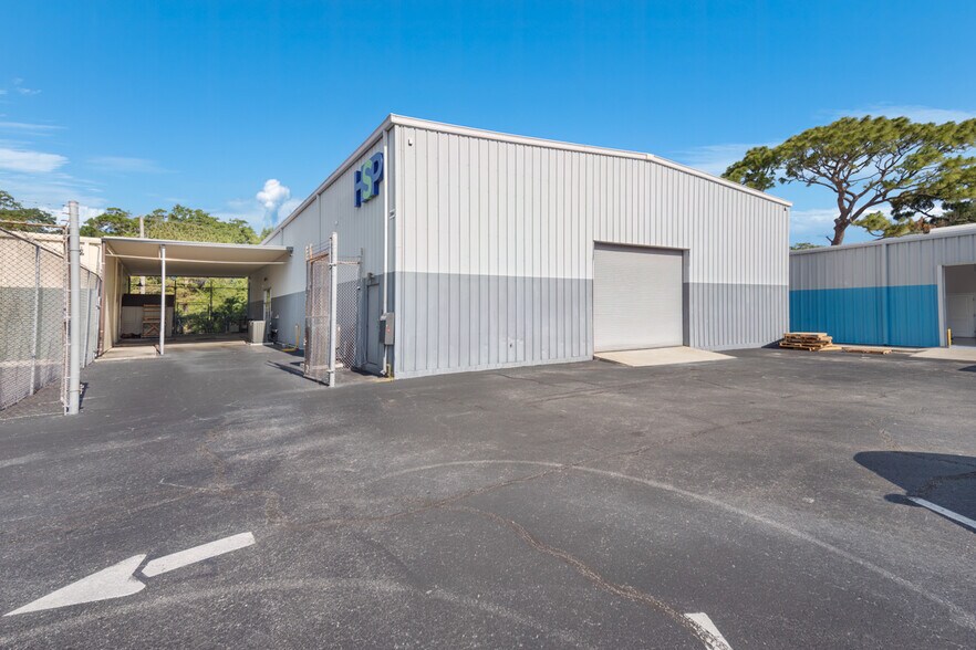 2866 Roosevelt Blvd, Clearwater, FL à louer - Photo de l’immeuble – Image 2 sur 25