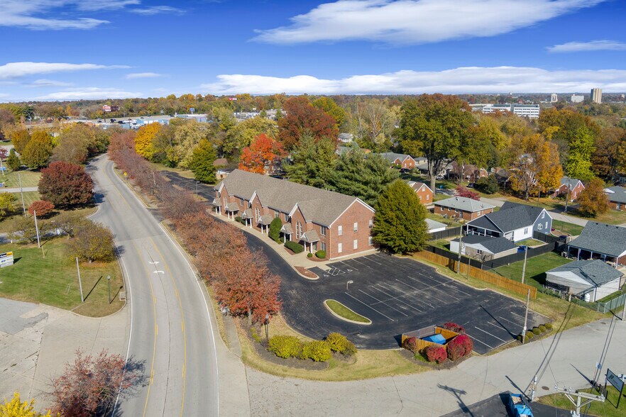 1300 Gardiner Ln, Louisville, KY à vendre - Photo de l’immeuble – Image 2 sur 29