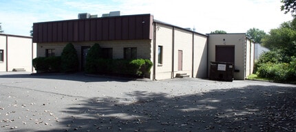107-109 Research Dr, Milford, CT à louer Photo intérieure– Image 2 sur 2