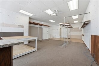 245 Elm St, West Springfield, MA à louer Photo intérieure– Image 1 sur 8