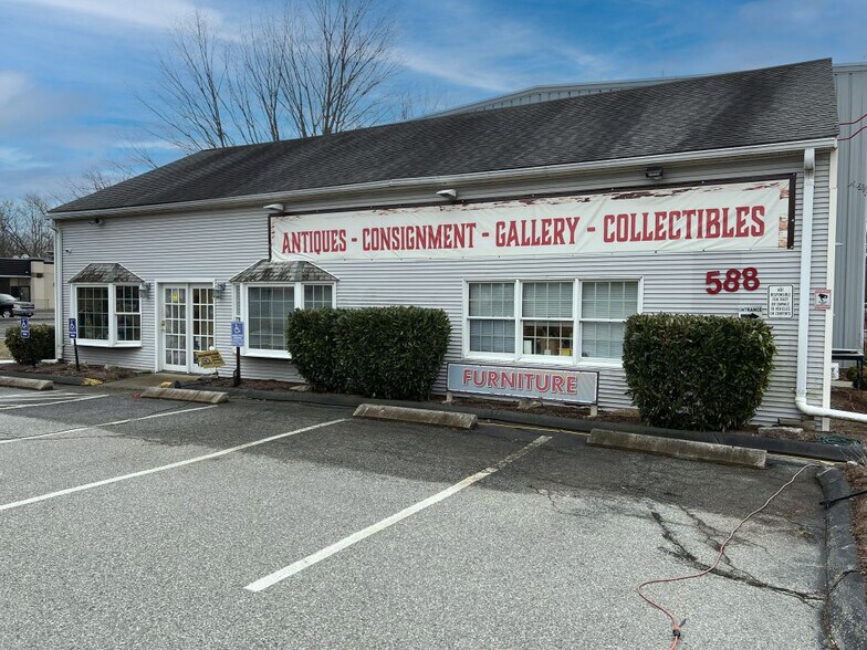 588 Boston Post Rd, Guilford, CT à louer - Photo de l’immeuble – Image 3 sur 17