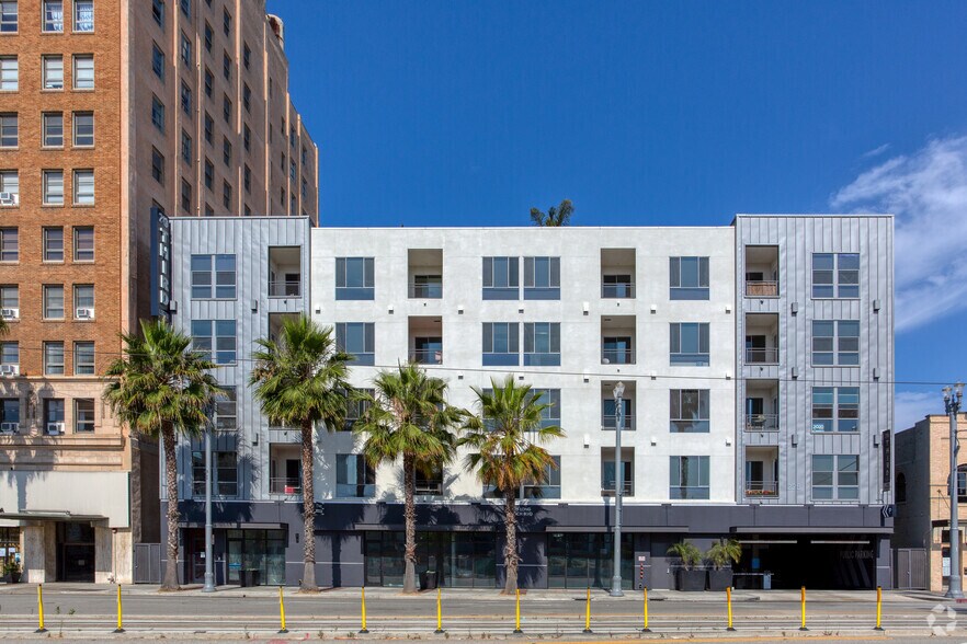 210 E 3rd St, Long Beach, CA à louer - Photo de l’immeuble – Image 2 sur 6