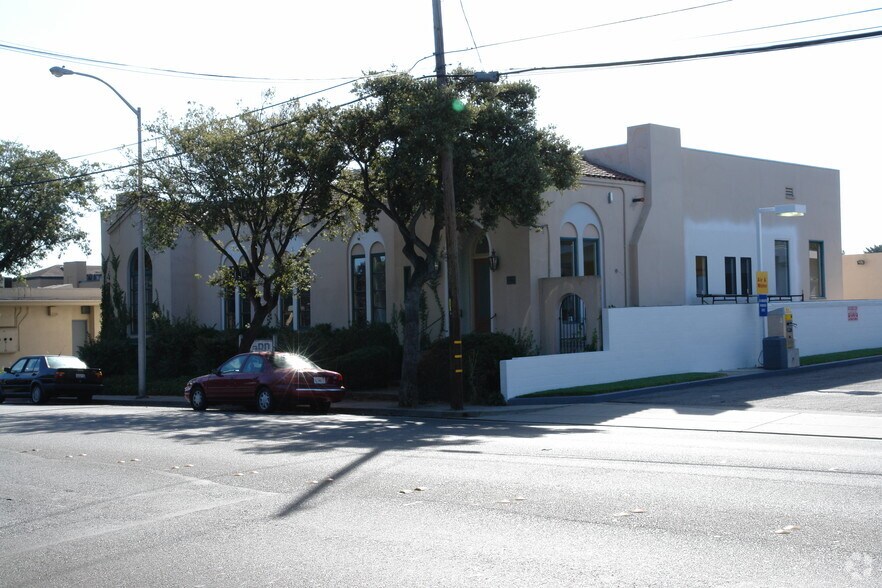 420 Peninsula Ave, San Mateo, CA à vendre - Photo de l’immeuble – Image 1 sur 5