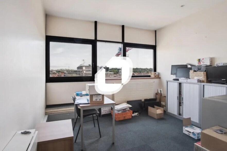 Bureau dans Meaux à louer - Photo de l’immeuble – Image 3 sur 13