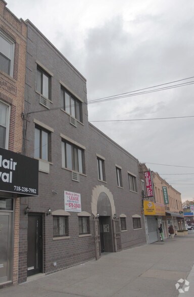 705 86th St, Brooklyn, NY à vendre - Photo de l’immeuble – Image 1 sur 21