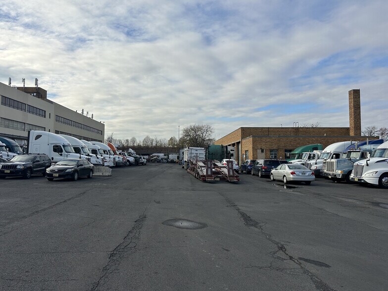 93 Avenue K, Newark, NJ à louer - Photo de l’immeuble – Image 3 sur 7