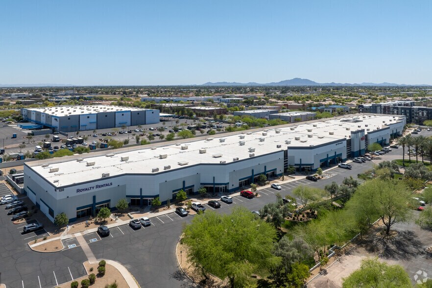 120 E Corporate Pl, Chandler, AZ à louer - Photo de l’immeuble – Image 3 sur 5