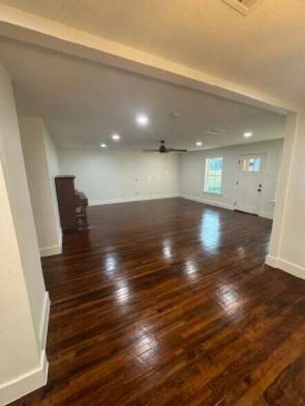 1105 N Meyer Rd, Seabrook, TX à vendre - Photo intérieure – Image 3 sur 13
