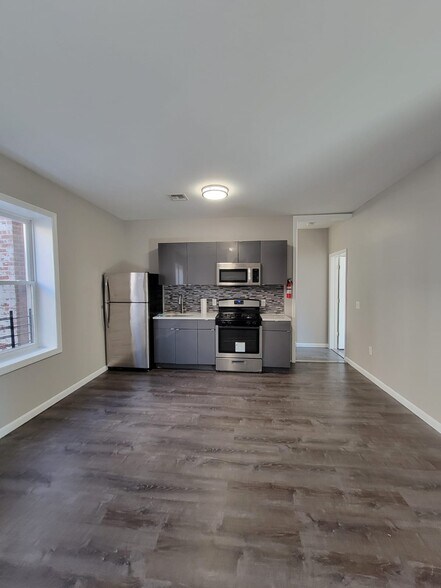451 Springdale Ave, East Orange, NJ à vendre - Photo intérieure – Image 3 sur 12