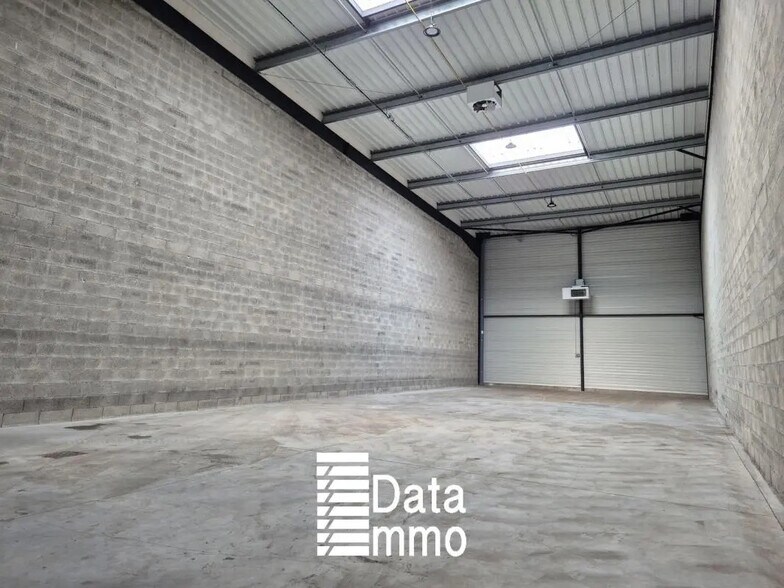 Industriel/Logistique dans Bussy-Saint-Georges à louer - Photo de l’immeuble – Image 2 sur 8