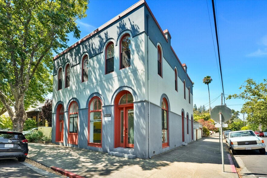 621 E St, San Rafael, CA à vendre - Photo de l’immeuble – Image 2 sur 10