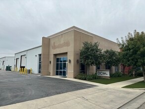 7123 W Pershing Ct, Visalia, CA à louer Photo intérieure– Image 1 sur 1