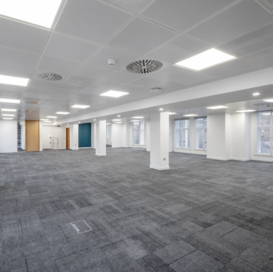 12-24 Oxford Ct, Manchester à louer Photo de l’immeuble– Image 1 sur 21