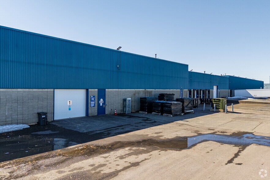 265 Ch Du Tremblay, Boucherville, QC à louer - Photo de l’immeuble – Image 3 sur 4