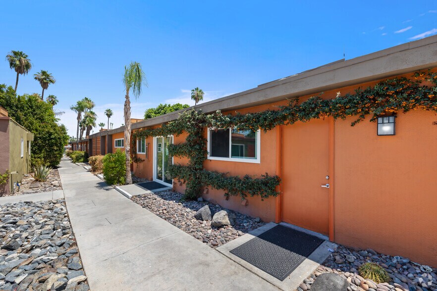 495 Twin Palms Dr, Palm Springs, CA à vendre - Photo de l’immeuble – Image 3 sur 24