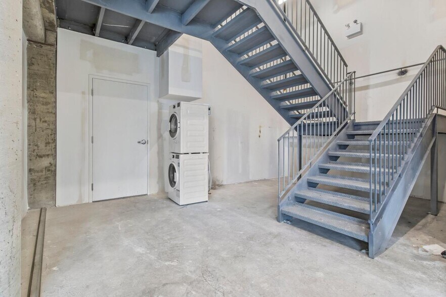 5229 Boul Décarie, Montréal, QC à vendre - Photo de l’immeuble – Image 2 sur 4