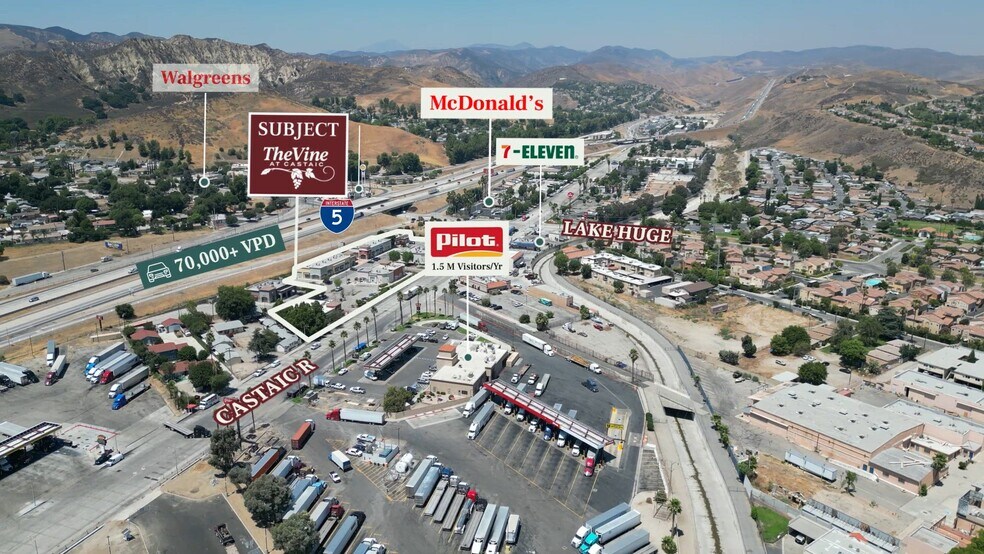 Vine @ Castaic Shopping Center portefeuille de 6 biens à vendre sur LoopNet.fr - Vidéo sur l’annonce professionnelle – Image 2 sur 11