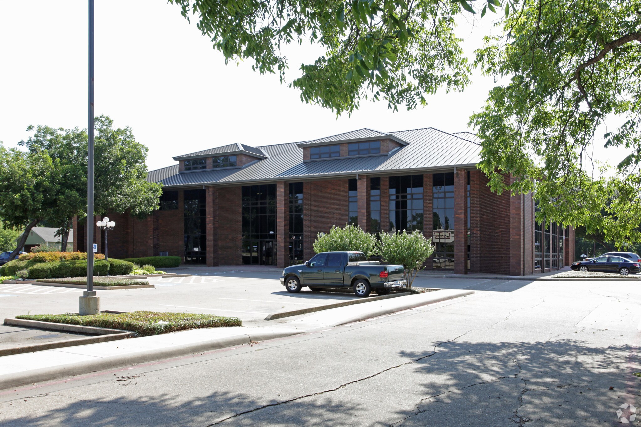 820 Ferris Ave, Waxahachie, TX à vendre Photo principale– Image 1 sur 4