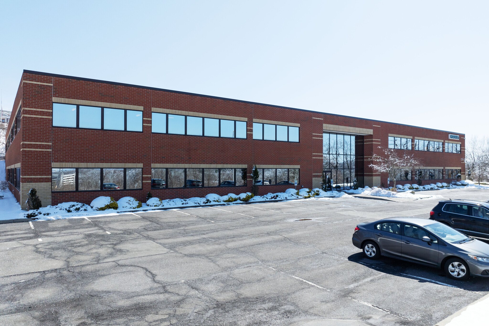1 Empire Dr, Rensselaer, NY à louer Photo de l’immeuble– Image 1 sur 14