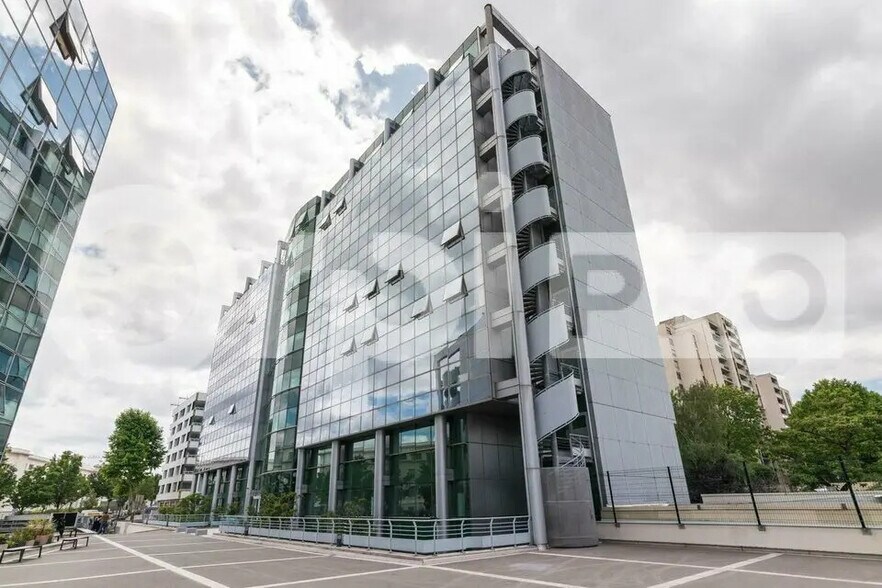 Bureau dans Pantin à louer - Photo de l’immeuble – Image 3 sur 5