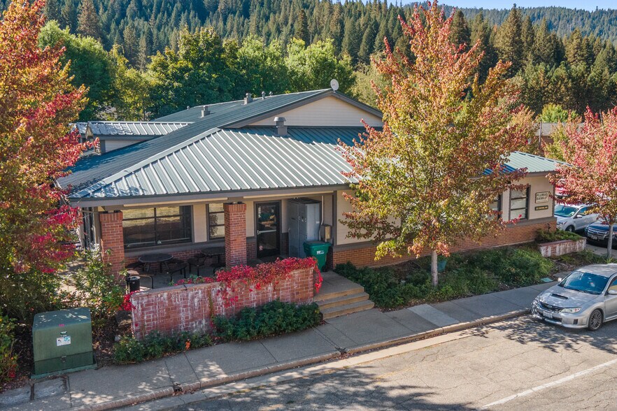 32 E Central Ave, Quincy, CA à vendre - Photo de l’immeuble – Image 2 sur 6