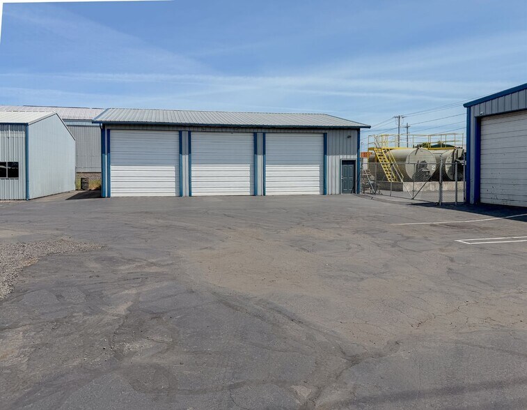 5175 Chicago St SE, Turner, OR à louer - Photo de l’immeuble – Image 3 sur 6