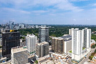 21 St Clair Ave E, Toronto, ON - Vue aérienne vue de carte