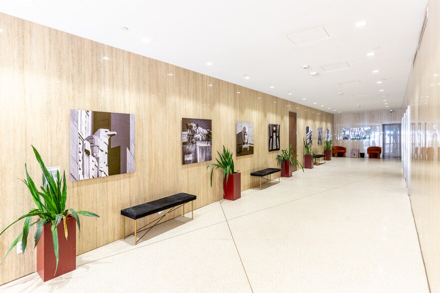 515 Houston St, Fort Worth, TX à louer - Photo de l’immeuble – Image 3 sur 7