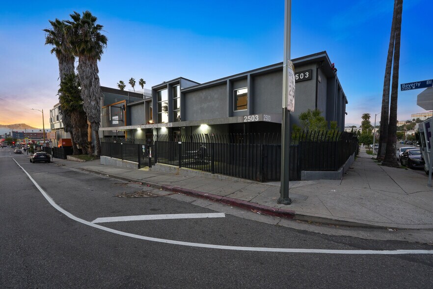 2503 Beverly Blvd, Los Angeles, CA à vendre - Photo de l’immeuble – Image 3 sur 26