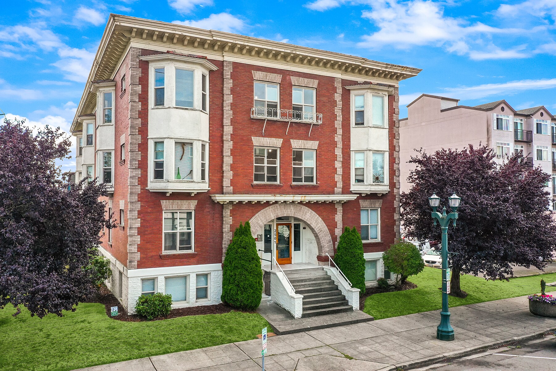 2501 Colby Ave, Everett, WA à vendre Photo principale– Image 1 sur 20