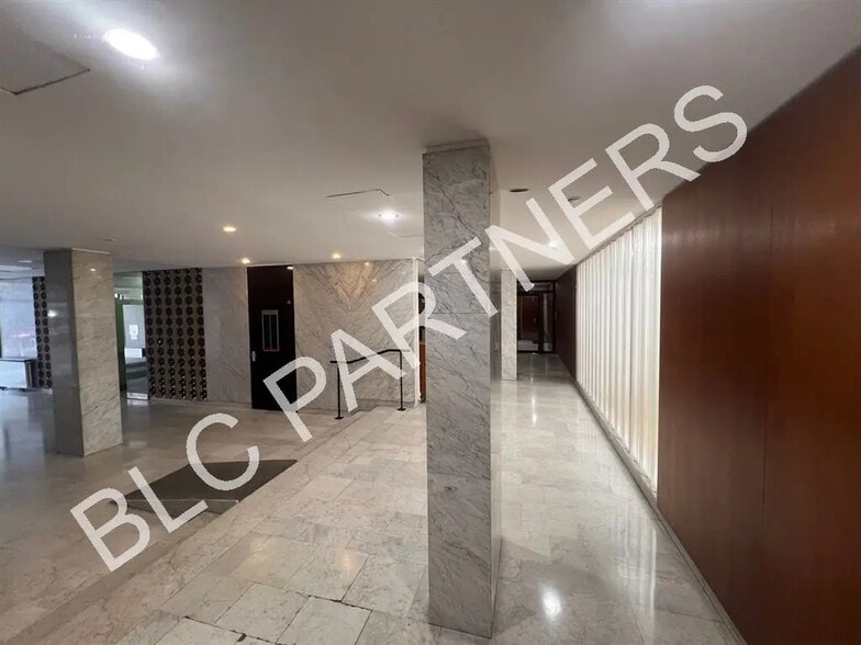 Bureau dans Paris à vendre - Photo de l’immeuble – Image 1 sur 7