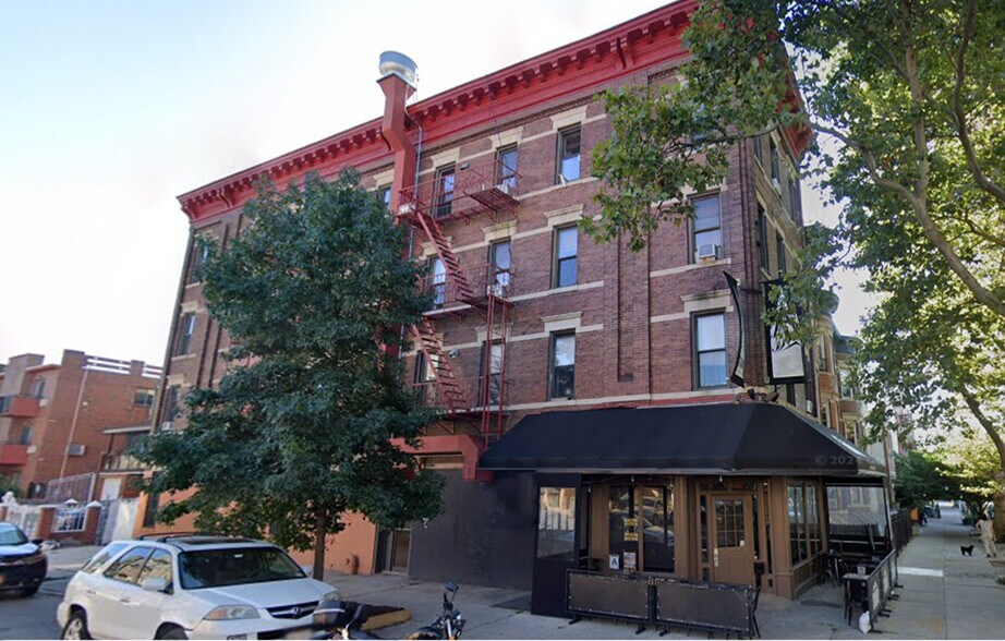 34-55 32nd St, Long Island City, NY à vendre - Photo de l’immeuble – Image 1 sur 2