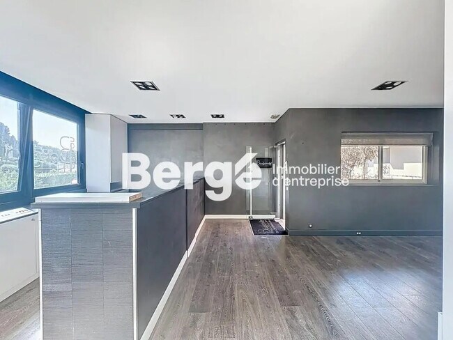 Plus de détails pour Bureau à vendre