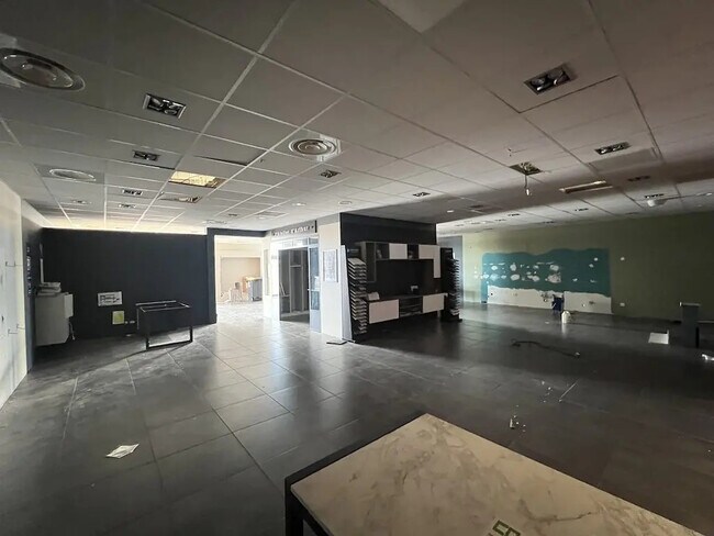 Plus de détails pour Local commercial à vendre