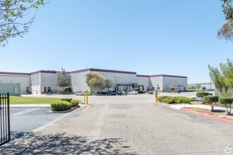 2717 Aviation Way, Santa Maria, CA à louer Photo intérieure– Image 2 sur 18