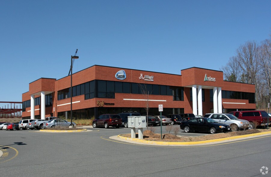 16 Center St, Stafford, VA à louer - Photo de l’immeuble – Image 1 sur 16